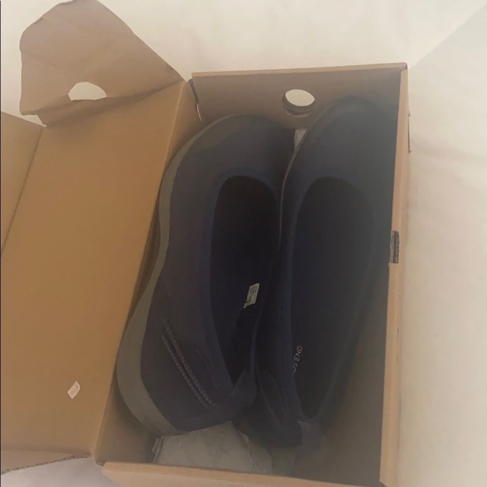 BRAND NEW- In box LANDS’END women’s shoes, size 10